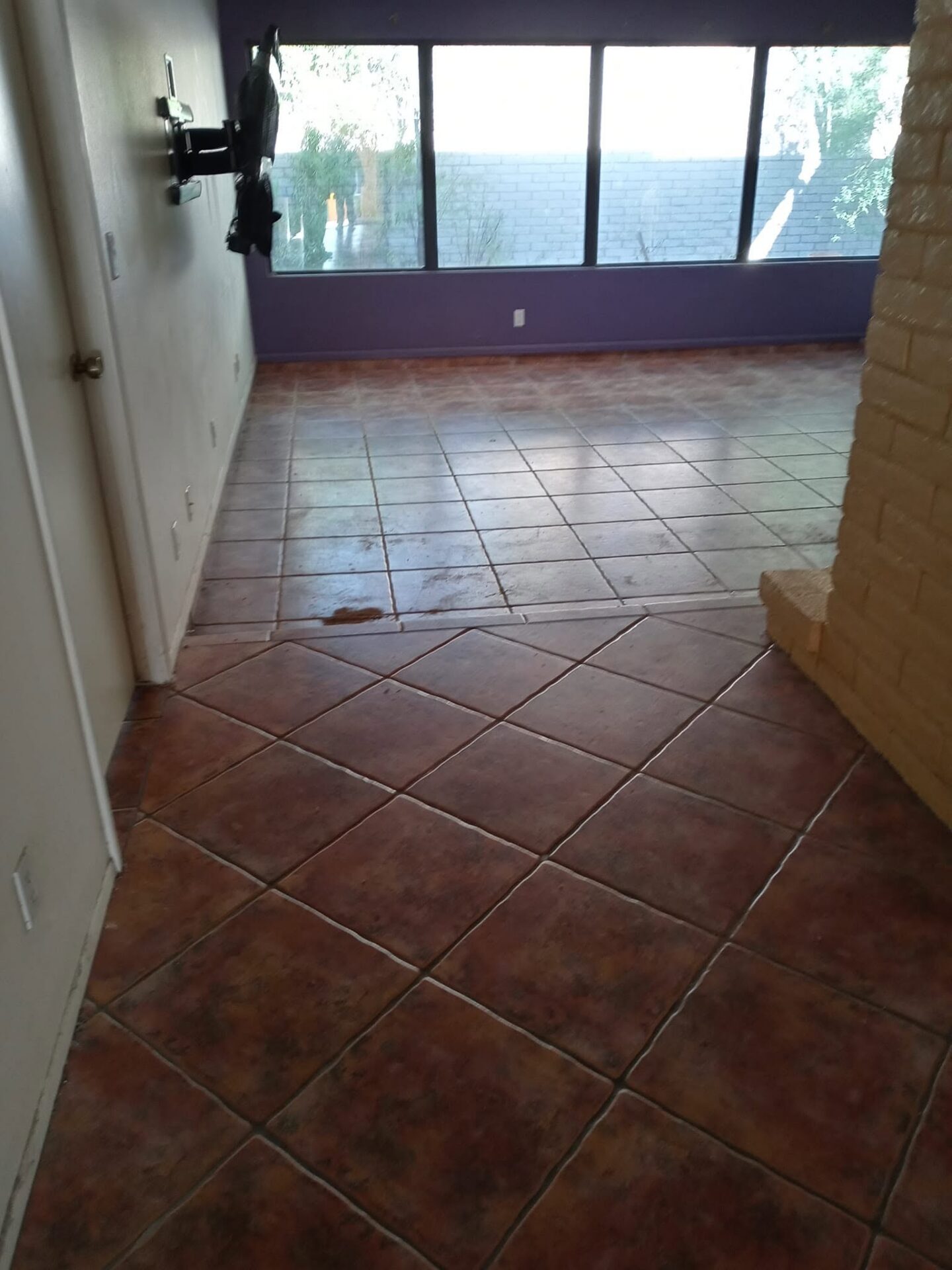 Photo of a after picture of a living room cleared out after a junk removal in Oro Valley, AZ