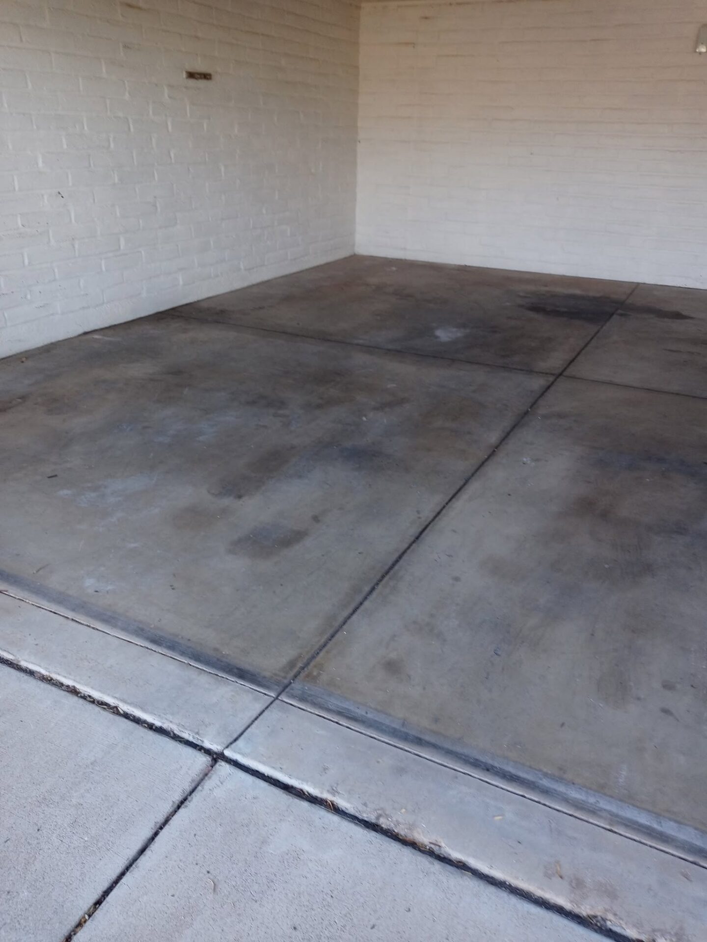 Photo of a after picture of a cleaned-out garage in Vail, AZ